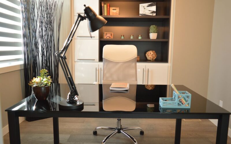 Qué silla comprar para trabajar 8 horas: claves para elegir una silla ergonómica